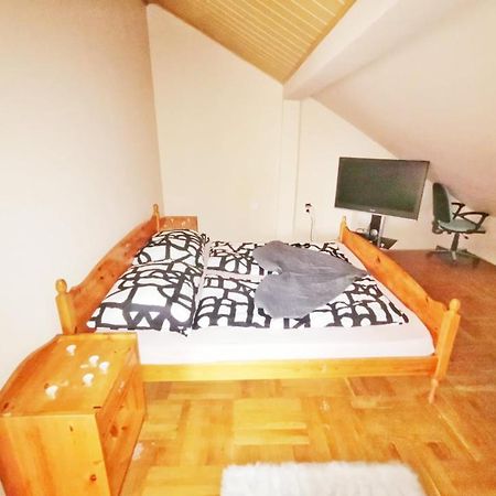 Apartman Poirot Balcony Erd Bagian luar foto