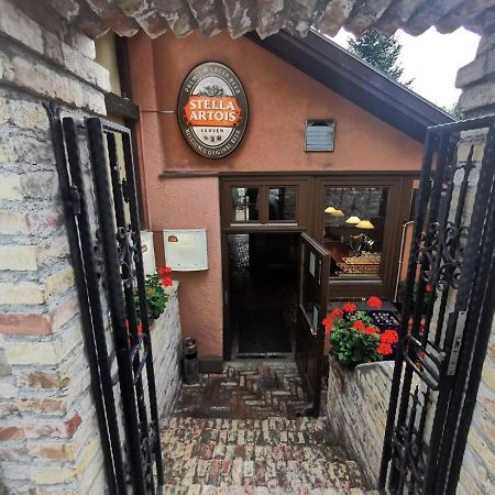 Apartman Poirot Balcony Erd Bagian luar foto