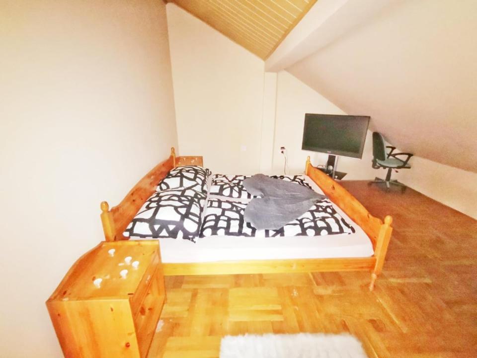 Apartman Poirot Balcony Erd Bagian luar foto